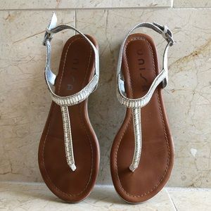 Sparkling t-strap sandals